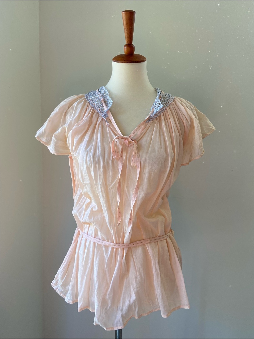 Beautiful and delicate vintage Calypso St Barth Soft Pink Lace-Trim blouse